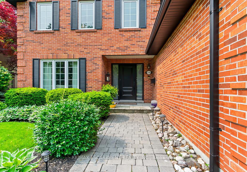 1536-calumet-place-mississauga-ontario-w12198924