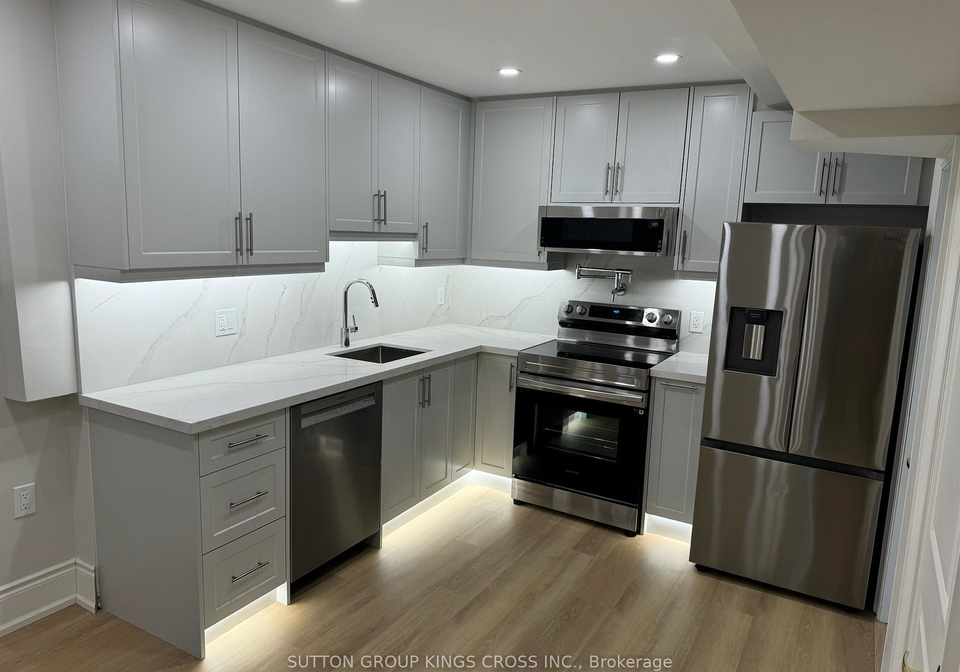 22-alexander-street-etobicoke-ontario-w12199130