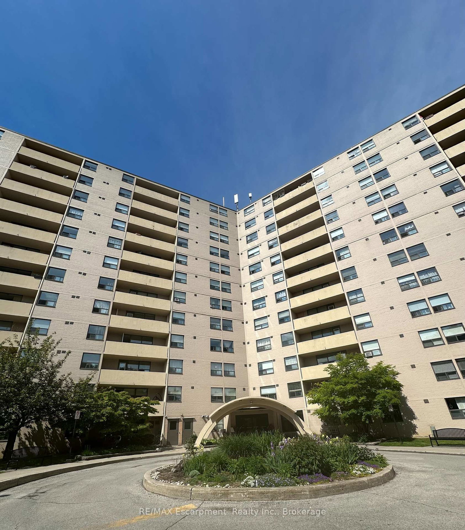 700-dynes-road-burlington-ontario-w12199165