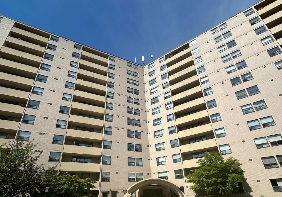 700-dynes-road-burlington-ontario-w12199165