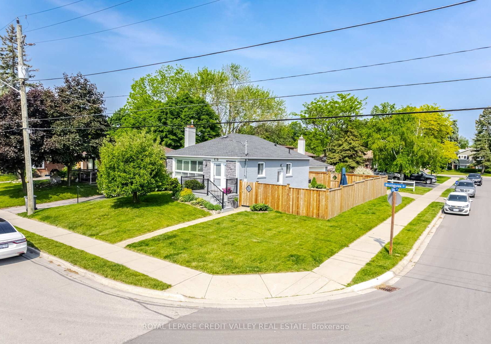 391-mountainview-drive-milton-ontario-w12199247
