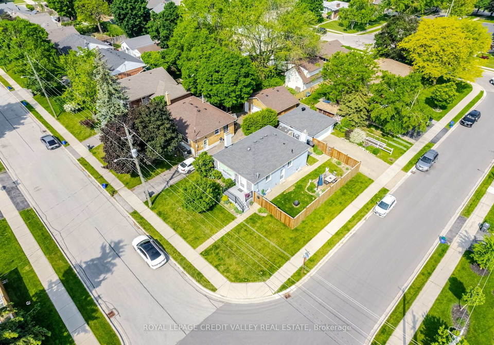 391-mountainview-drive-milton-ontario-w12199247
