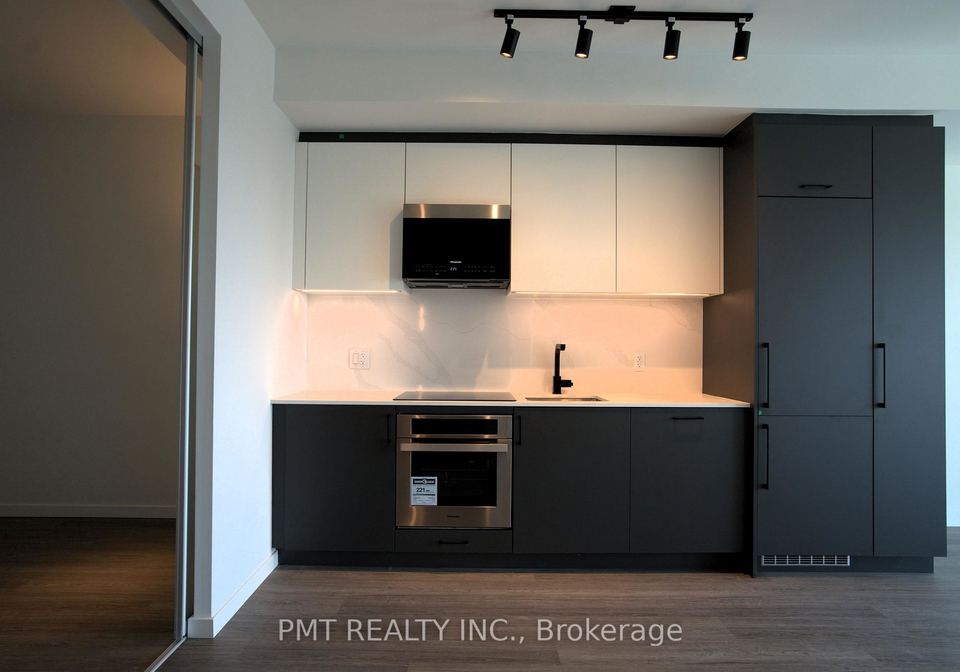 689-the-queensway-etobicoke-ontario-w12199823
