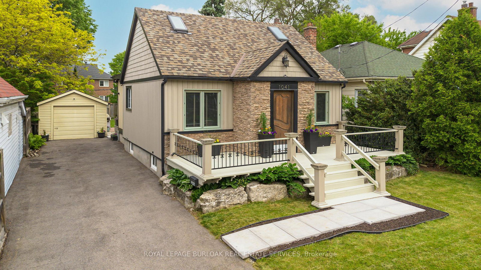 1041-plains-view-avenue-burlington-ontario-w12200203