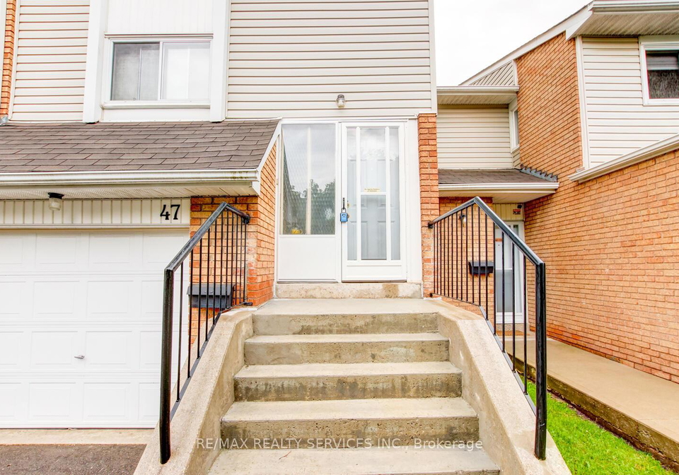 47-lincoln-court-brampton-ontario-w12201185
