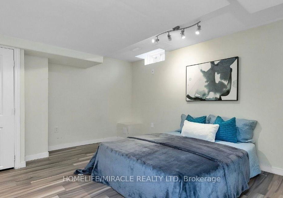 1686-samuelson-circle-mississauga-ontario-w12201760