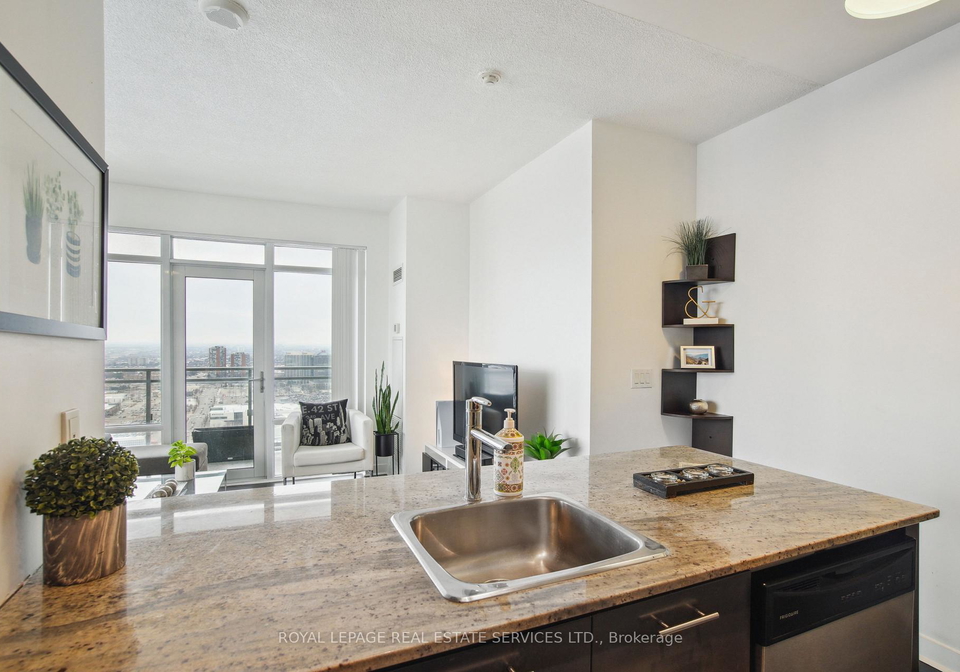 360-square-one-drive-mississauga-ontario-w12201830
