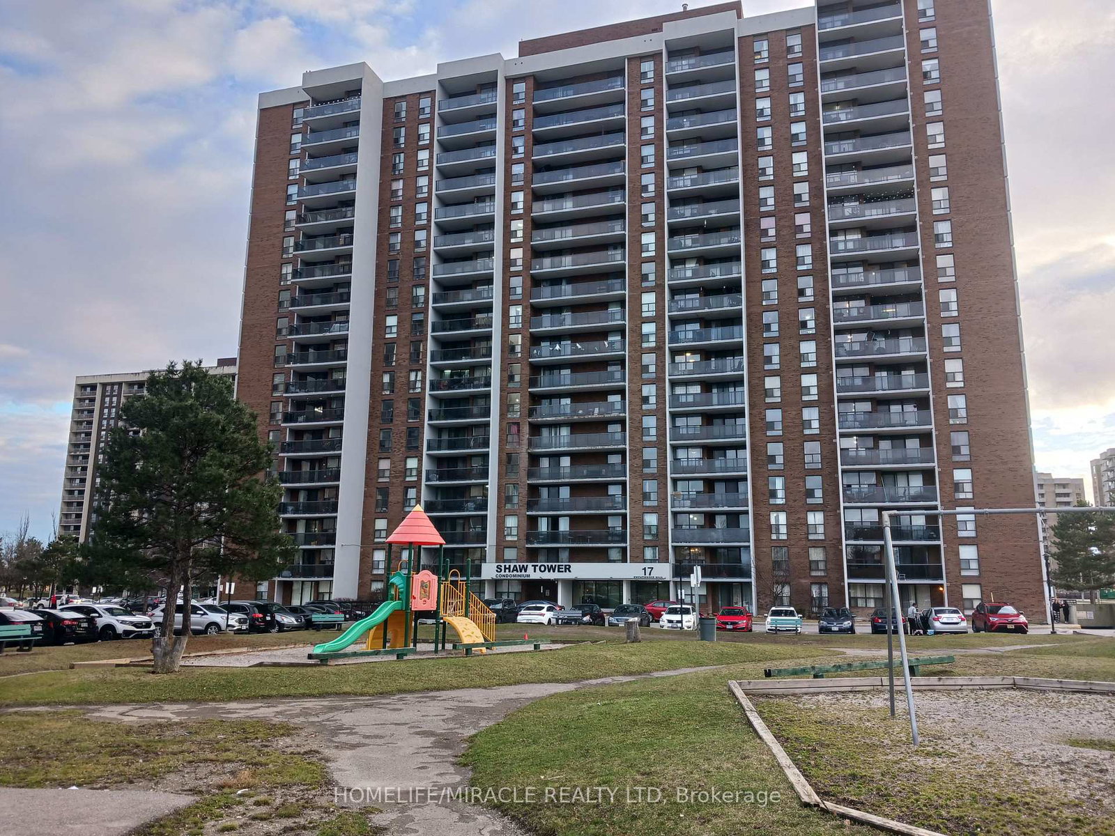 17-knightsbridge-road-brampton-ontario-w12202045