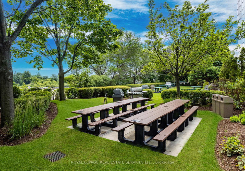 1-palace-pier-court-etobicoke-ontario-w12202540