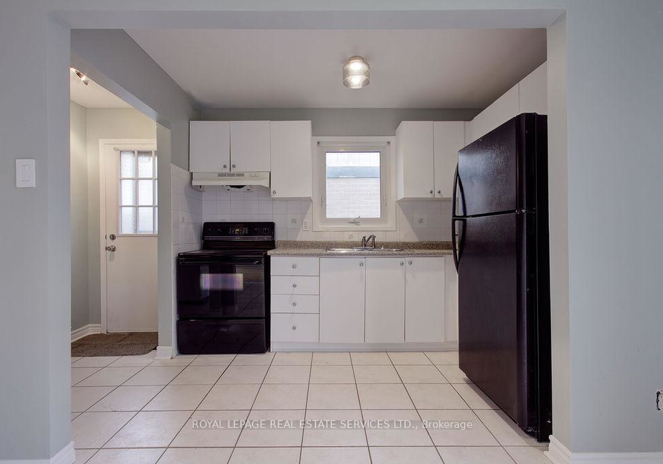 11-jacobs-square-brampton-ontario-w12203478