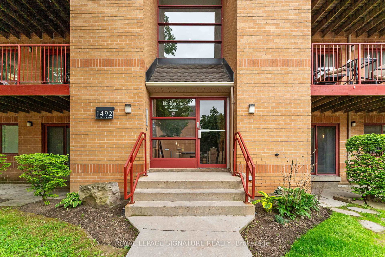 1492-pilgrams-way-oakville-ontario-w12204078