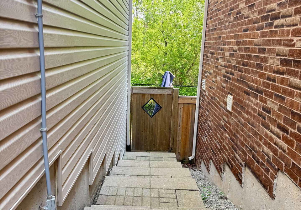 1025-tock-close-milton-ontario-w12204384