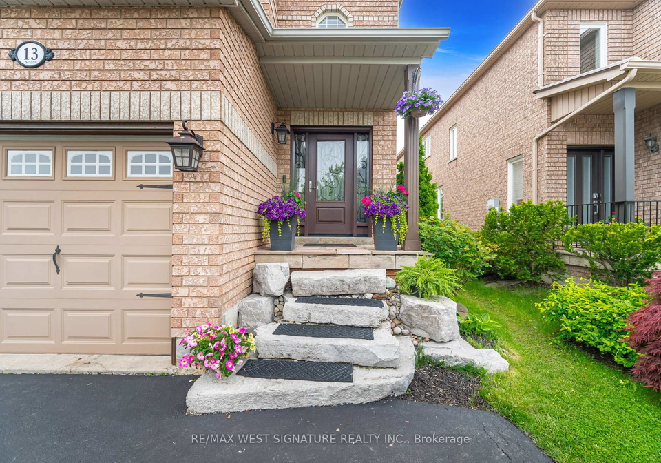 13-senator-way-caledon-ontario-w12204403