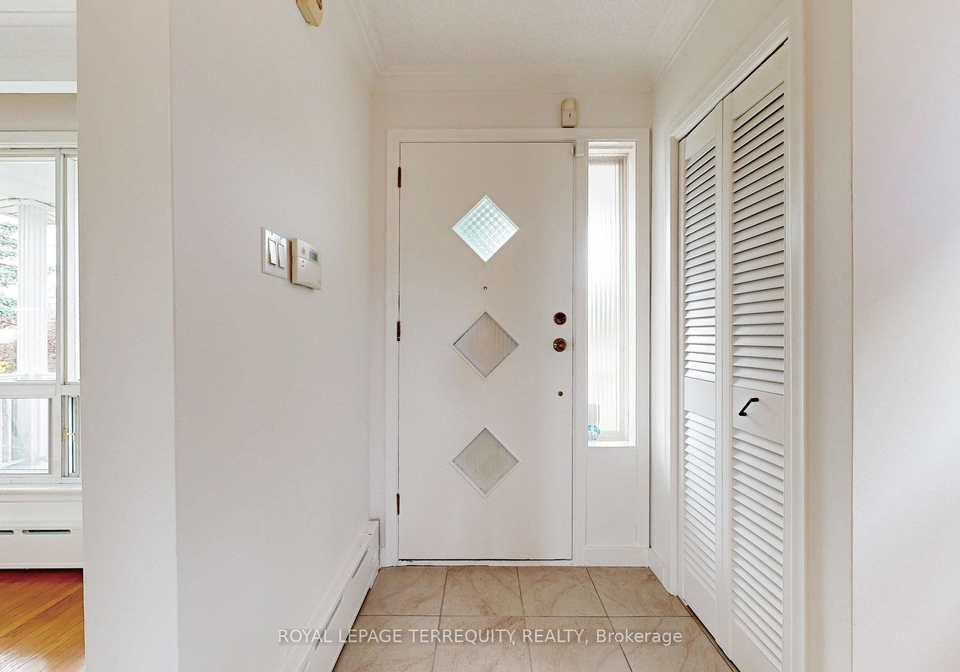 211-rustic-road-north-york-ontario-w12204557