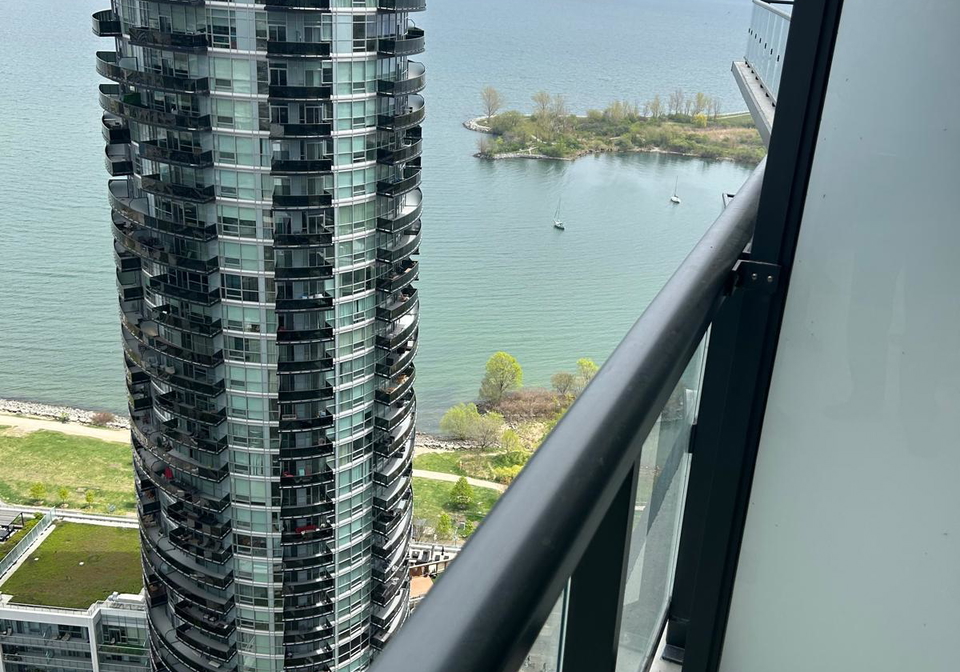 38-annie-craig-drive-etobicoke-ontario-w12205397