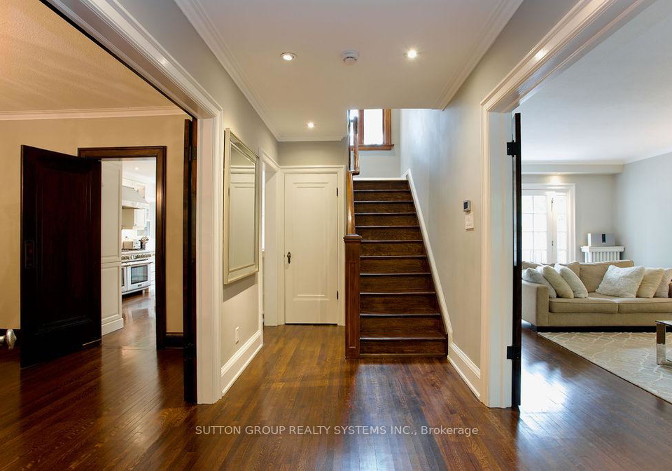 5-mossom-place-toronto-ontario-w12205705