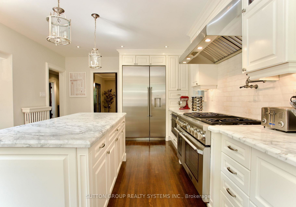 5-mossom-place-toronto-ontario-w12205705