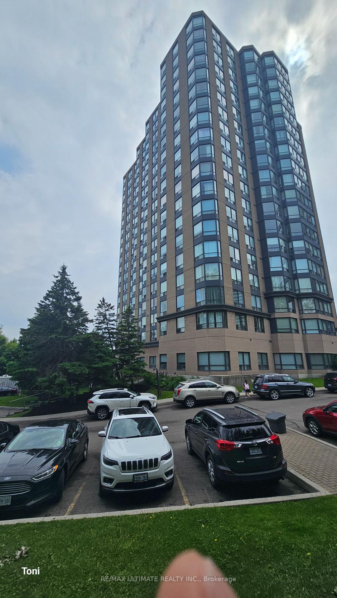 3-hickory-tree-road-north-york-ontario-w12206550