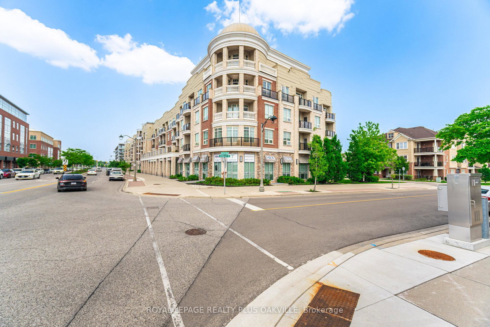 216-oak-park-boulevard-oakville-ontario-w12207115