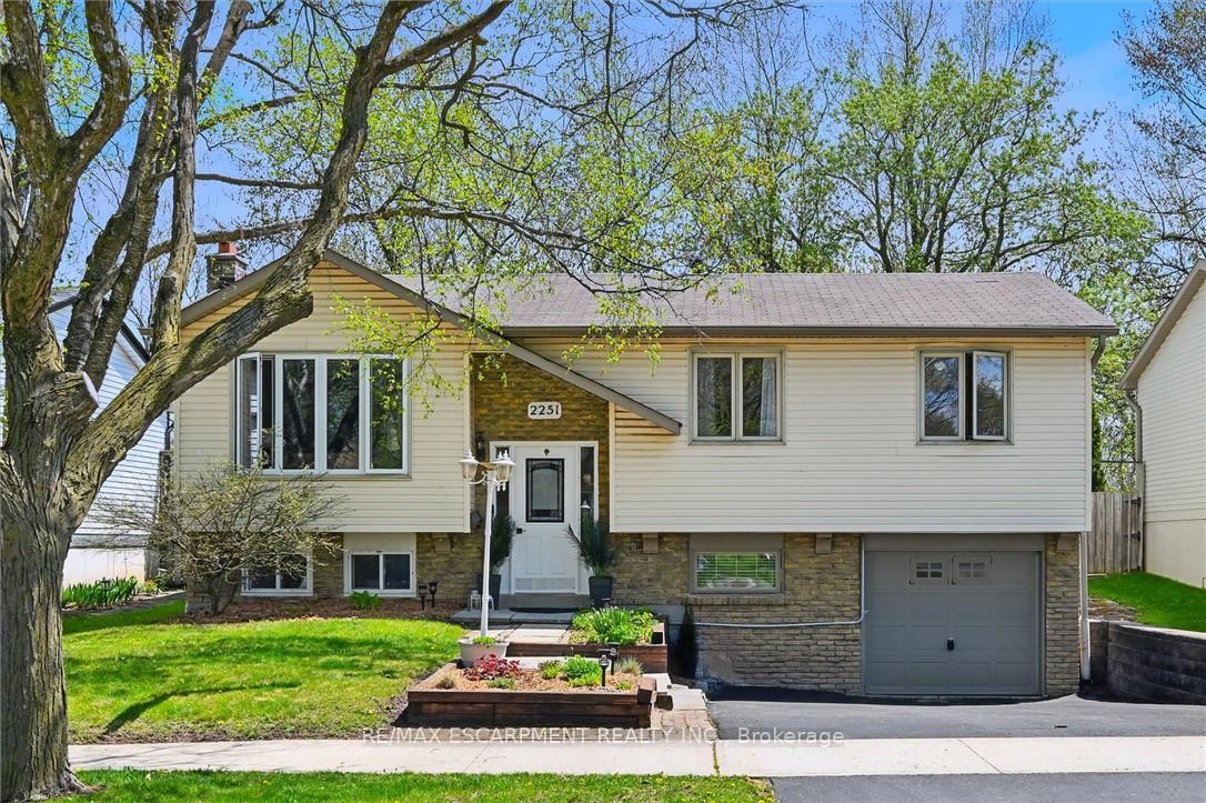 2251-ingersoll-drive-burlington-ontario-w12207227