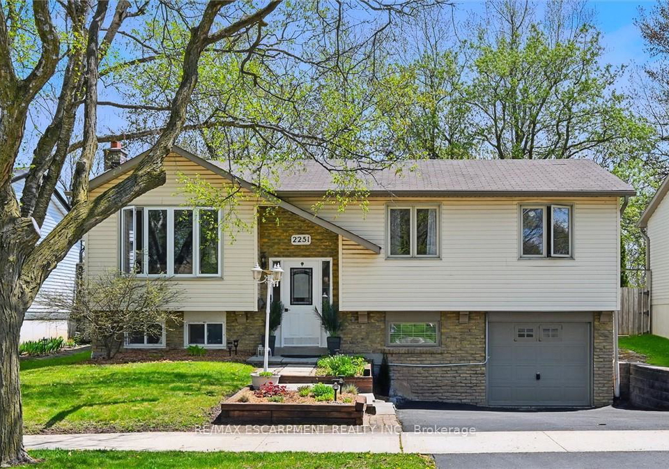 2251-ingersoll-drive-burlington-ontario-w12207227