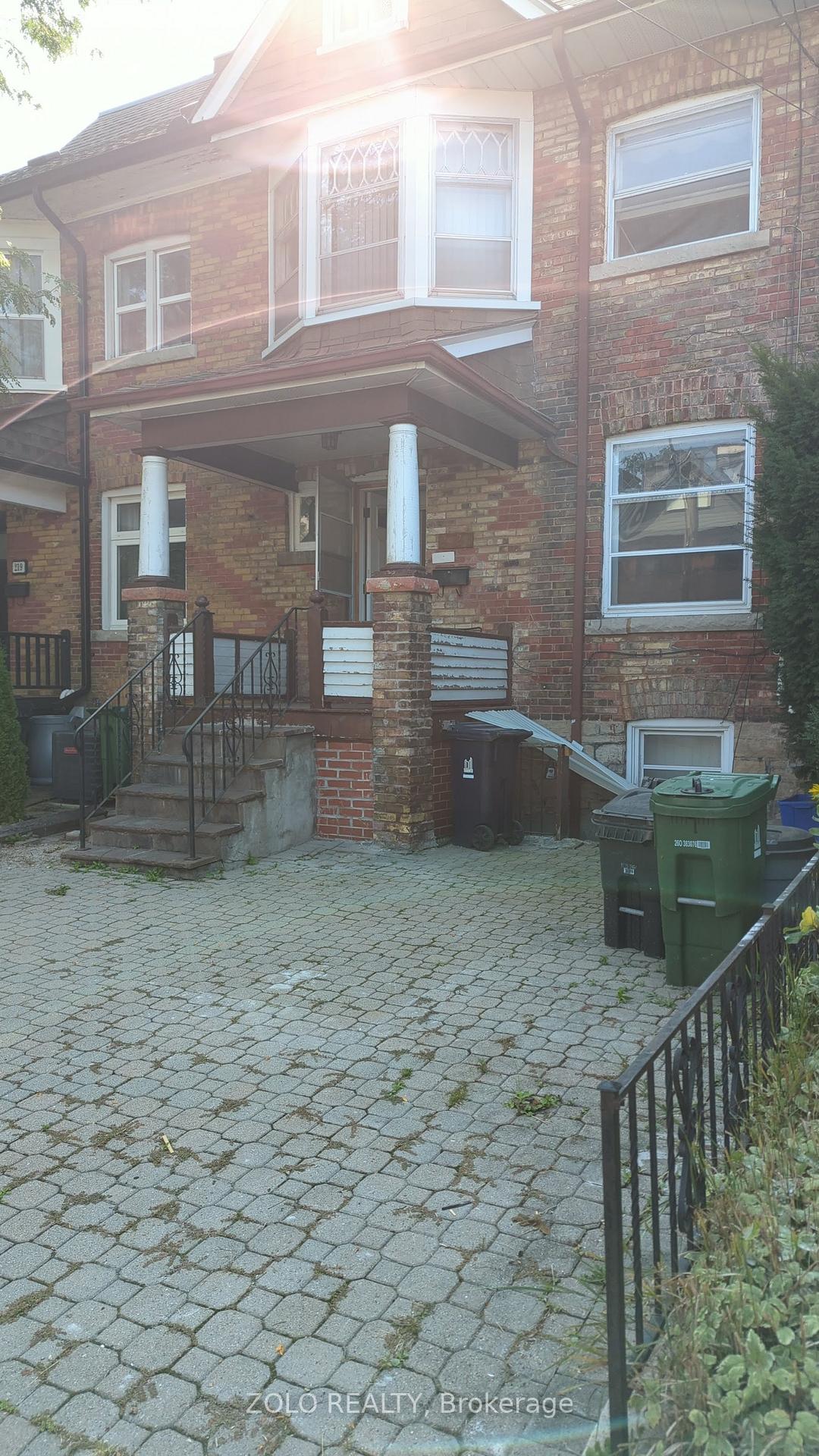 221-yarmouth-road-toronto-ontario-w12208678