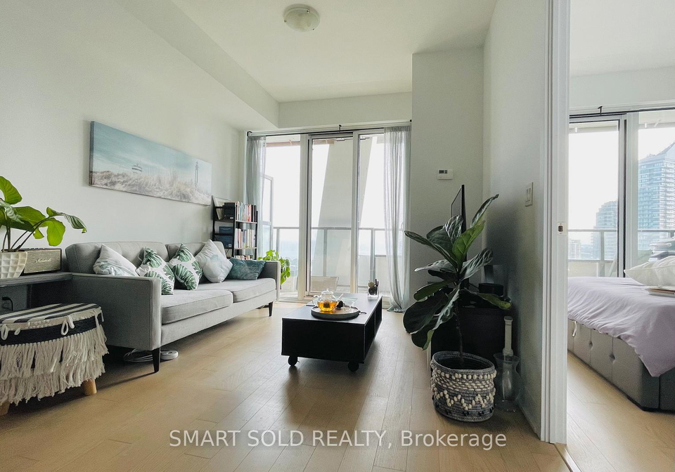 30-shore-breeze-drive-etobicoke-ontario-w12208758