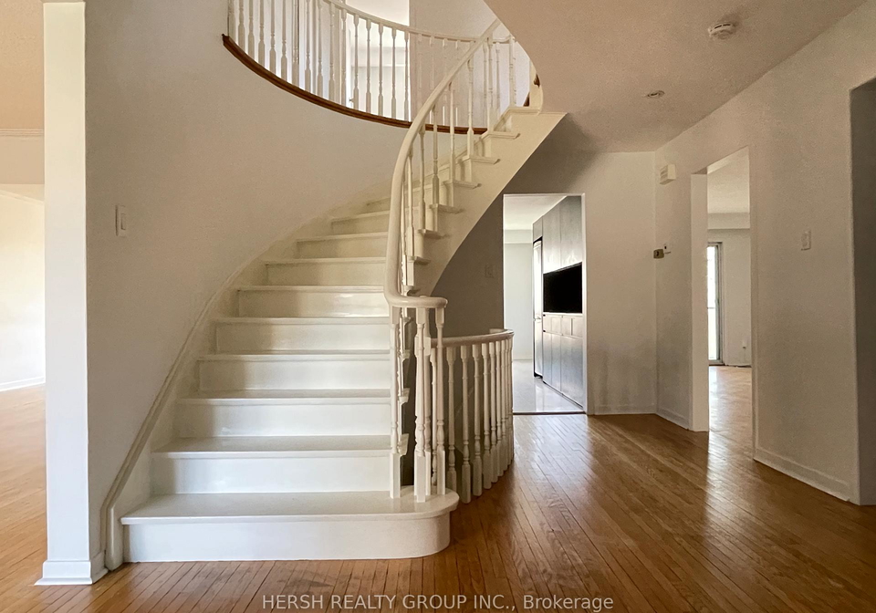 49-elmcrest-road-etobicoke-ontario-w12209052