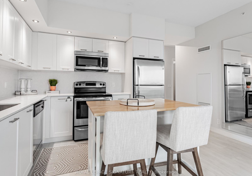 2220-lakeshore-boulevard-w-etobicoke-ontario-w12210267
