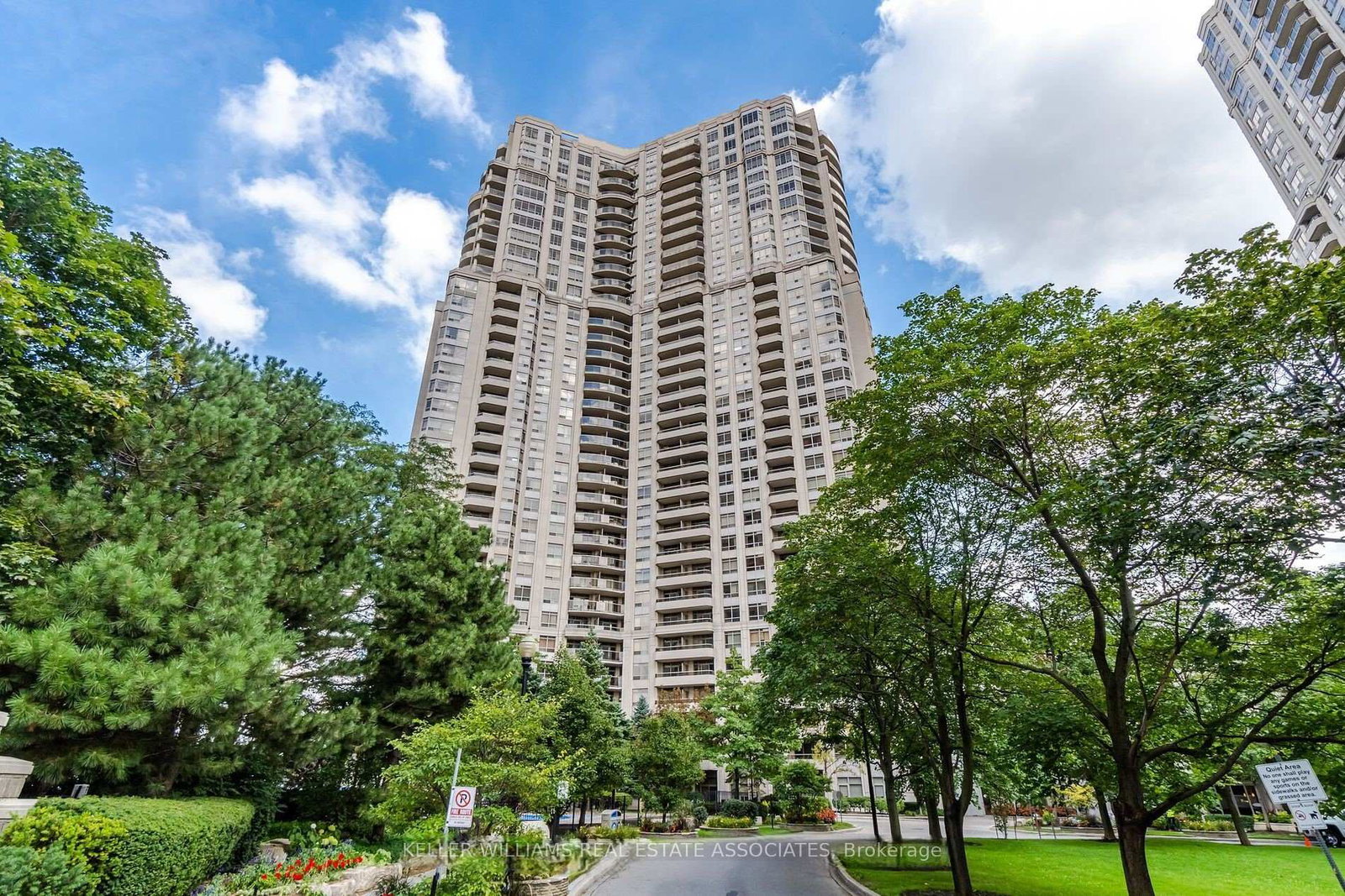 35-kingsbridge-garden-circle-mississauga-ontario-w12210501
