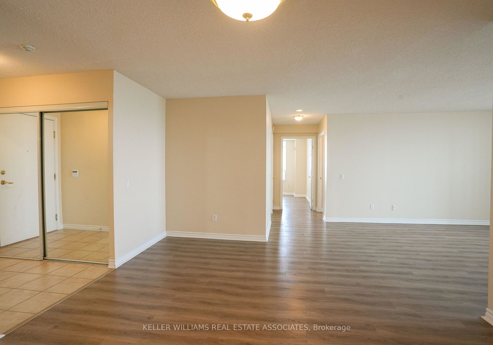 35-kingsbridge-garden-circle-mississauga-ontario-w12210501
