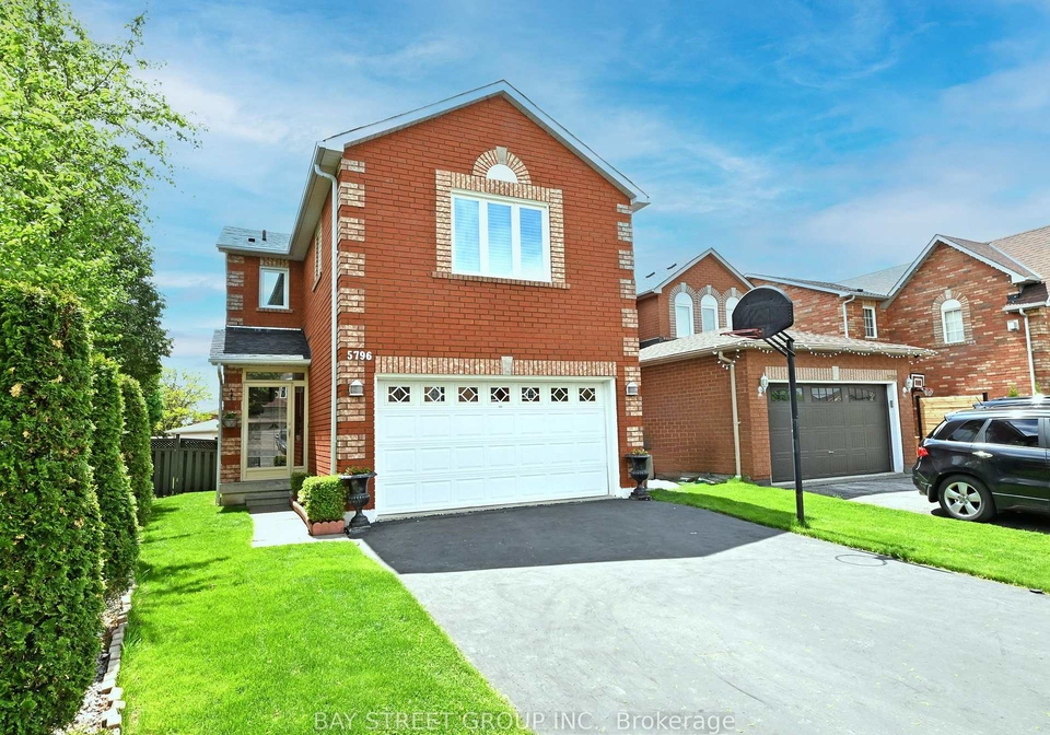 5796-sidmouth-street-mississauga-ontario-w12212360