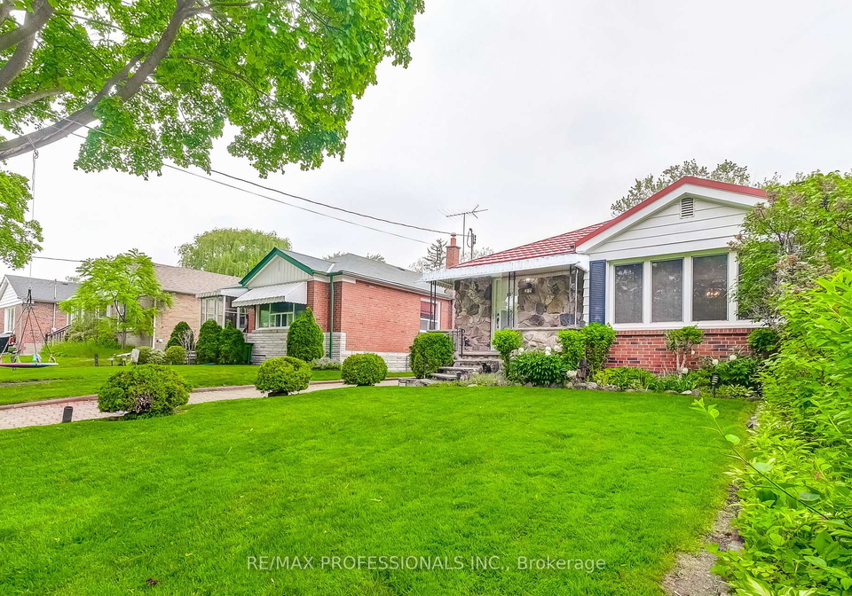 27-northampton-drive-etobicoke-ontario-w12212567