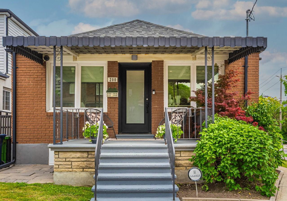 200-belgravia-avenue-north-york-ontario-w12212822