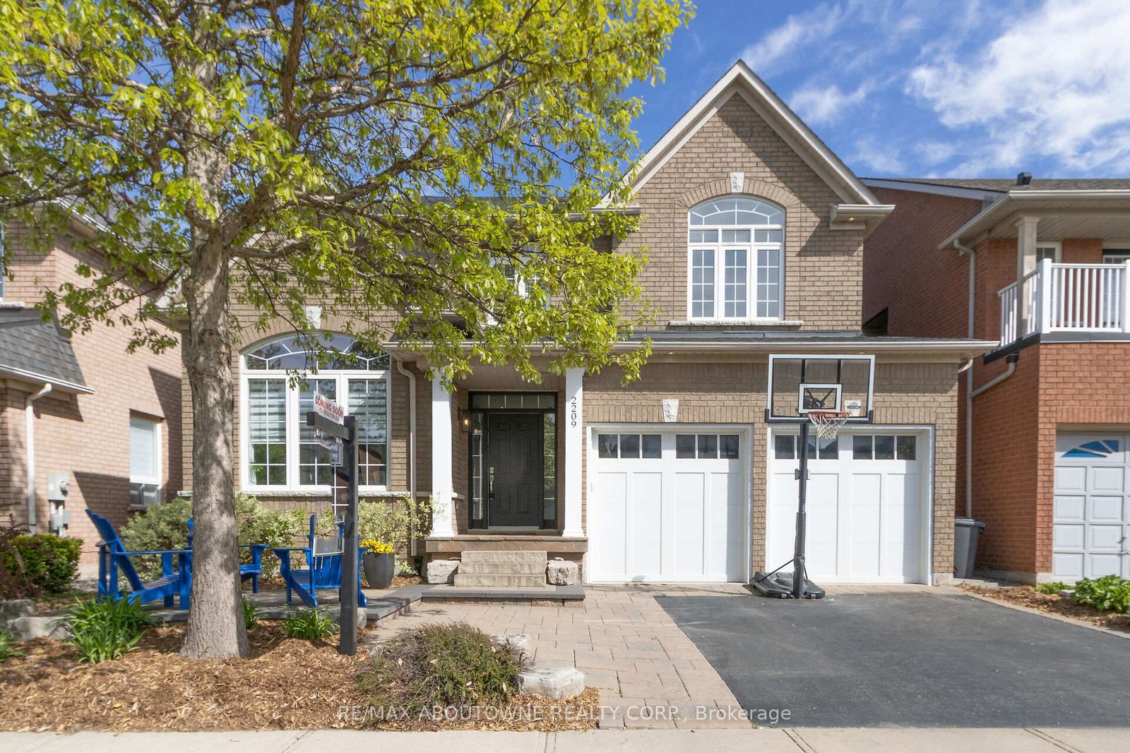2209-falling-green-drive-oakville-ontario-w12213034