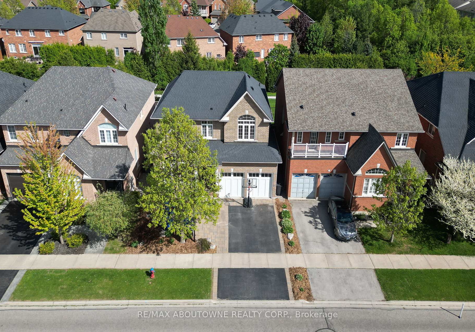2209-falling-green-drive-oakville-ontario-w12213034