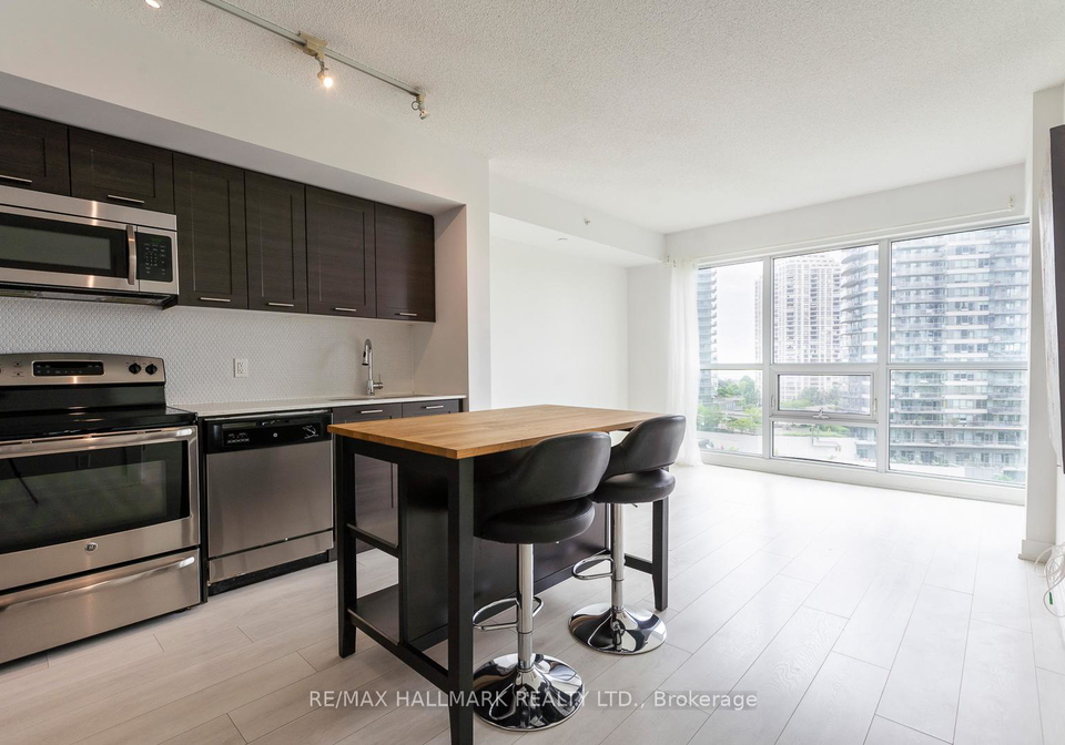2220-lakeshore-boulevard-w-etobicoke-ontario-w12213067
