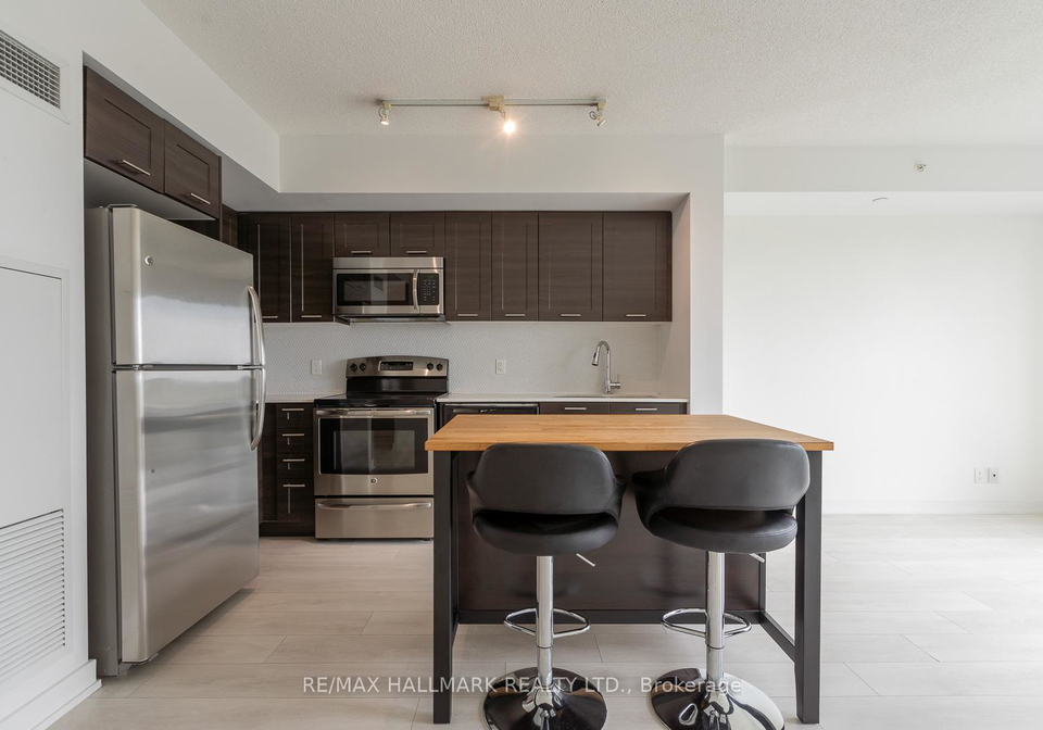 2220-lakeshore-boulevard-w-etobicoke-ontario-w12213067