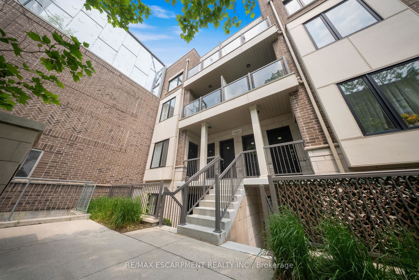 6-drummond-street-etobicoke-ontario-w12213087