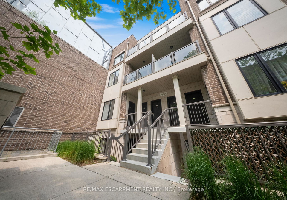 6-drummond-street-etobicoke-ontario-w12213087