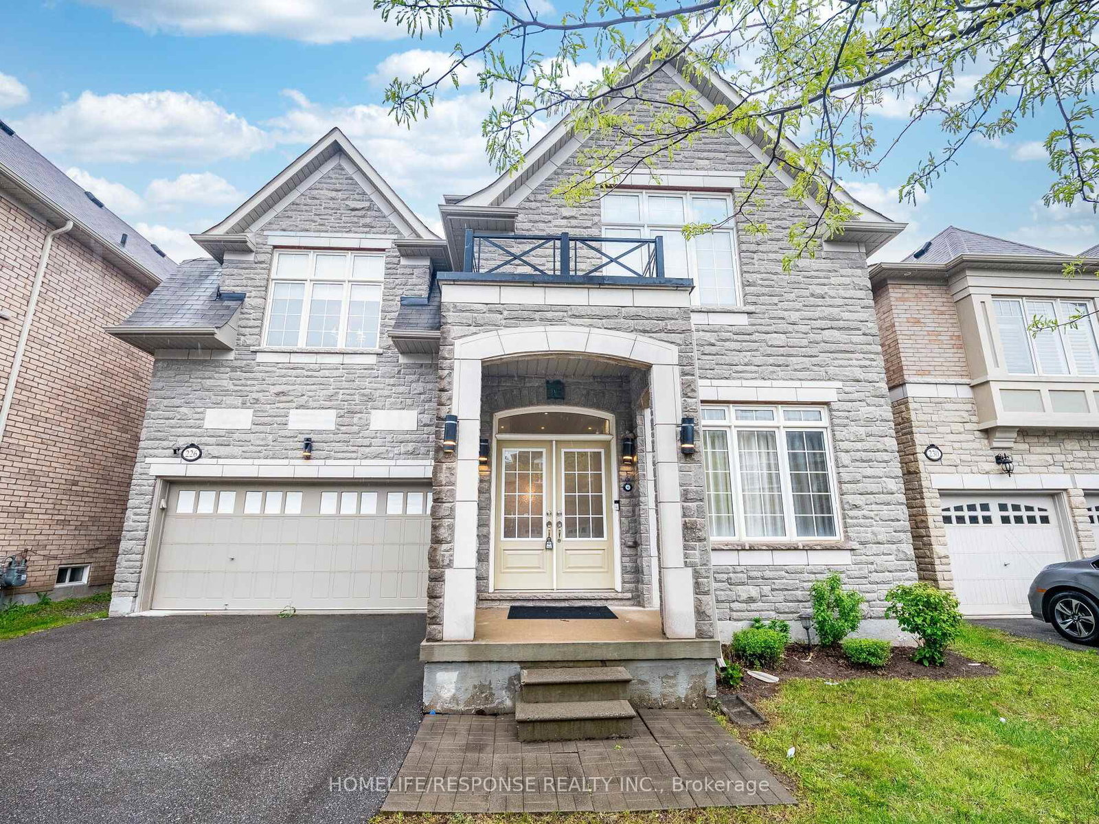 226-jessie-caverhill-passage-oakville-ontario-w12213305