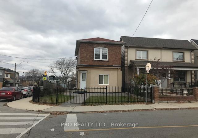 128-gilbert-avenue-toronto-ontario-w12213306
