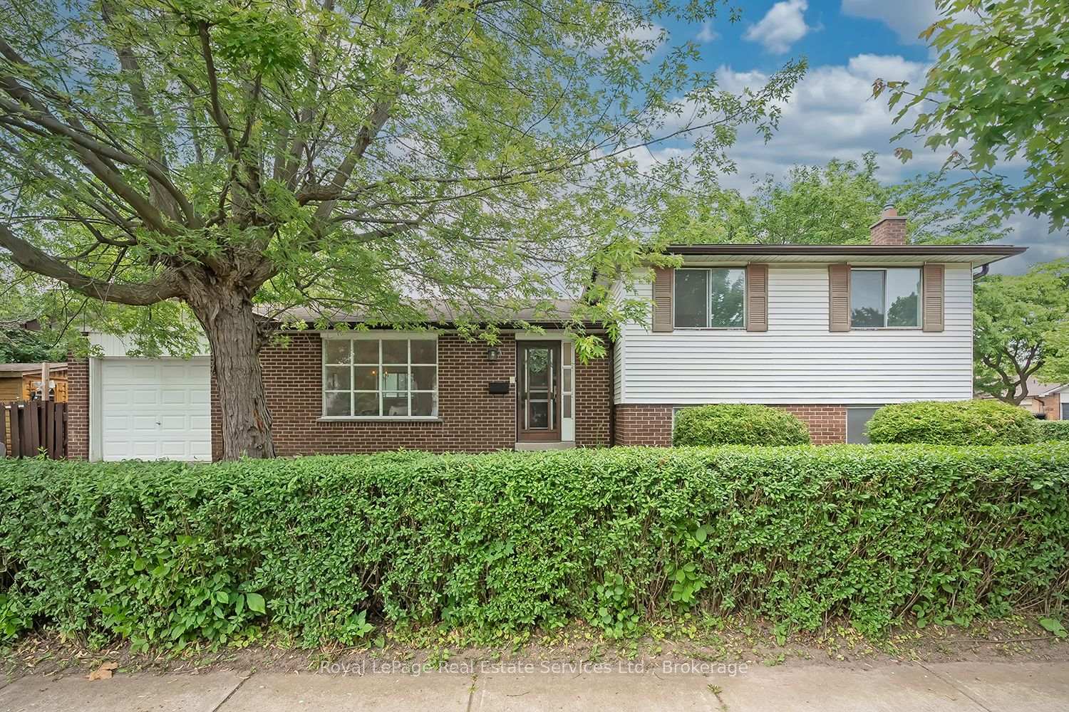 1201-consort-crescent-burlington-ontario-w12213336