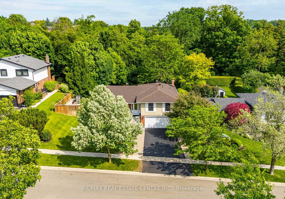 15-noble-court-halton-hills-ontario-w12213391