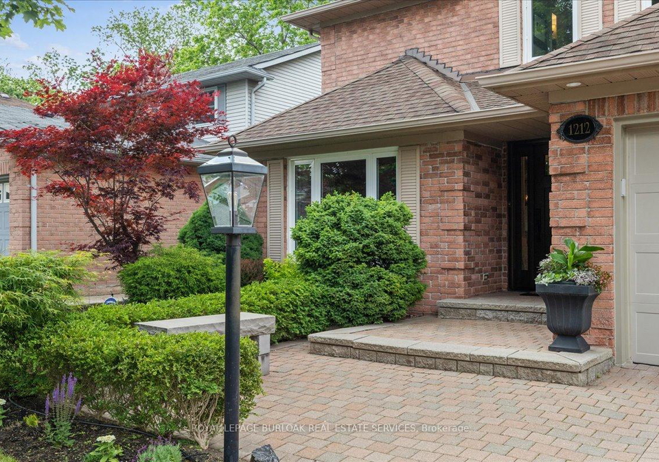 1212-hammond-street-burlington-ontario-w12213409