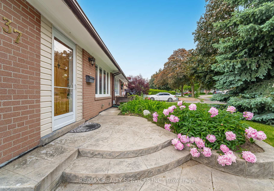 37-welbeck-drive-brampton-ontario-w12213859