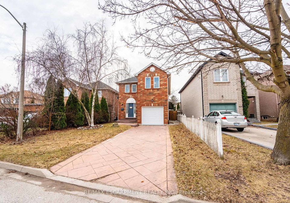1116-cedarwood-place-burlington-ontario-w12214005
