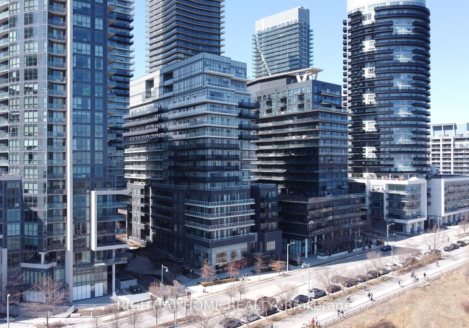 39-annie-craig-drive-etobicoke-ontario-w12214436