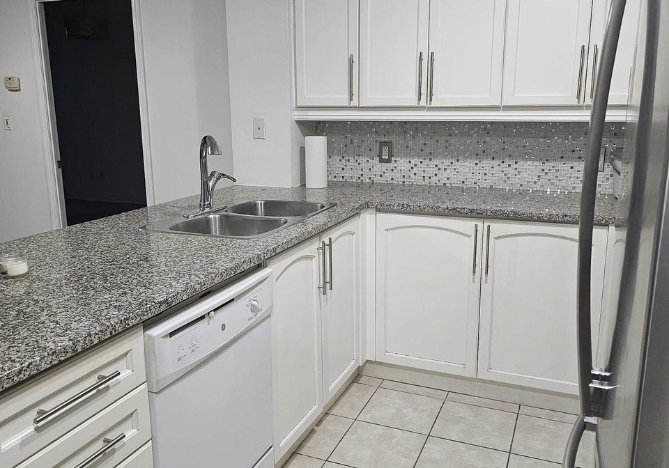 335-rathburn-road-w-mississauga-ontario-w12214453