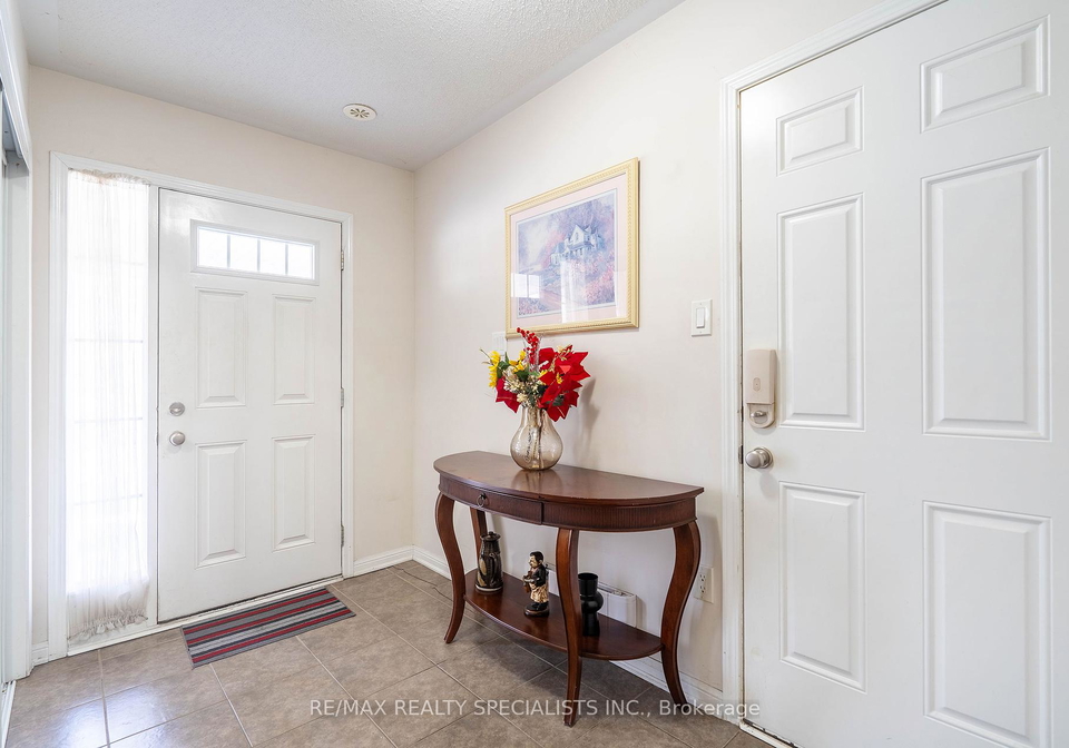 912-nadalin-heights-milton-ontario-w12214792